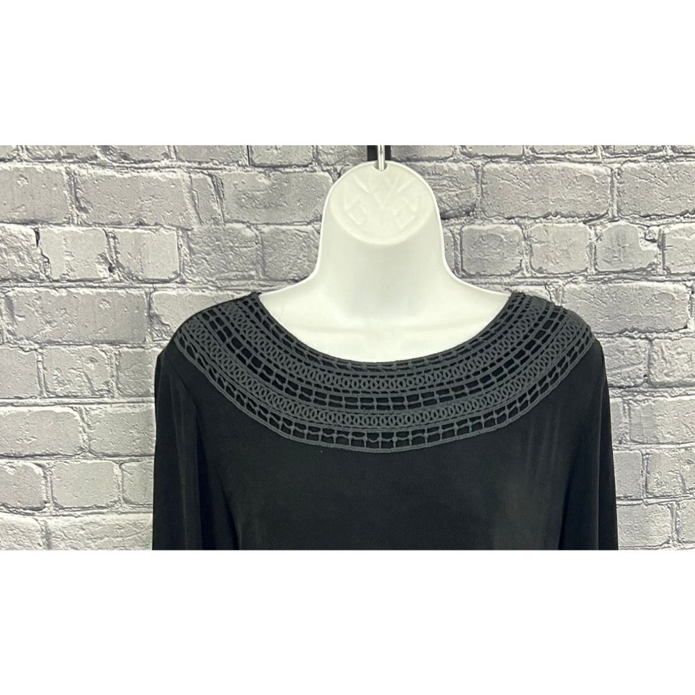 Chico's Travelers Slinky Crochet Neck Trim Top 3/4 Sleeve Size 2 L 12 NWT - Picture 7 of 7